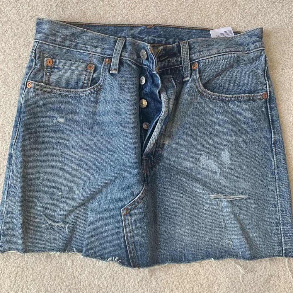 Levi’s skirt size 27